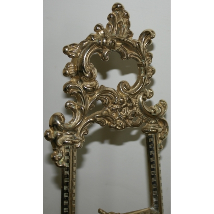 Baroque-style easel in polished brass at  Moinat SA  - Antiques and home décor