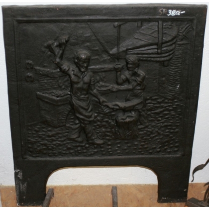  Plaque de cheminée en fonte "forgeron" sur  Moinat SA  - Antiquités décoration