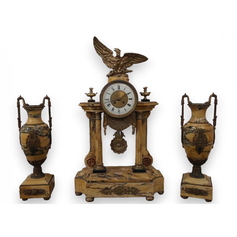 Fireplace surround comprising a  Moinat SA  - Antiques and home décor