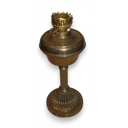  Lampe à pétrole/huile en laiton sur  Moinat SA  - Antiquités décoration