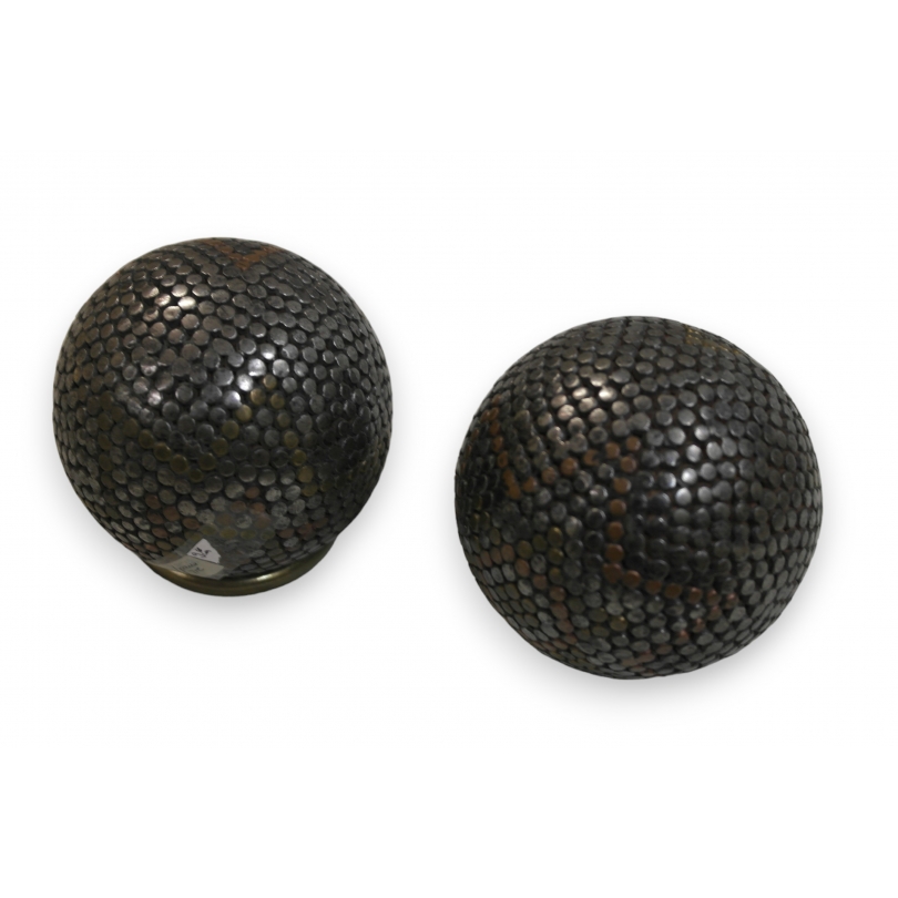 Paire de boules de pétanque anciennes