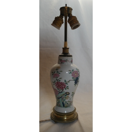  Lampe en porcelaine chinoise peinte sur  Moinat SA  - Antiquités décoration