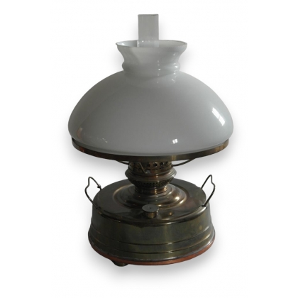 Lampe à pétrole en laiton abat-jour