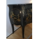 Commode laque noir décor chinois.