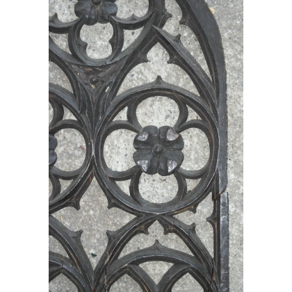 Élément en bois sculpté