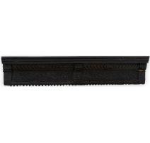 Fronton en bois sculpté, daté 1649