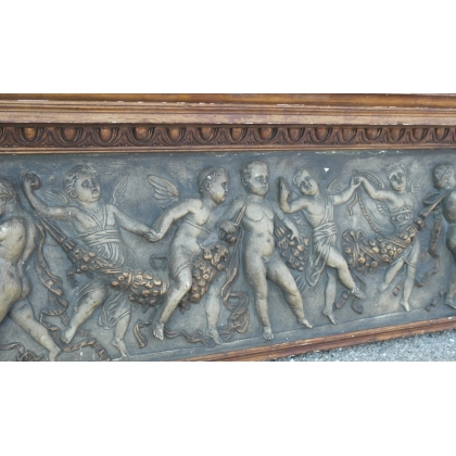  Fronton "Anges" en stuc gris et or sur  Moinat SA  - Antiquités décoration