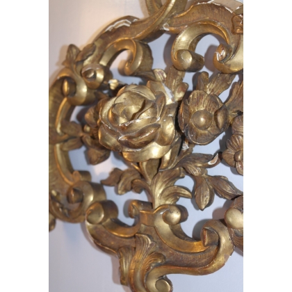  Décoration "Rose" en bois sculpté doré sur  Moinat SA  - Antiquités décoration