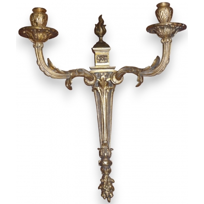Louis XVI-style wall light in gilded bronze at  Moinat SA  - Antiques and home décor