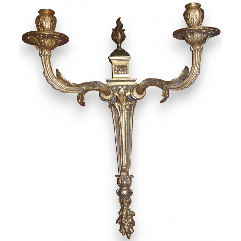 Louis XVI-style wall light in gilded bronze at  Moinat SA  - Antiques and home décor