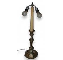 Bougeoir en bronze monté en lampe