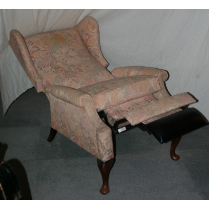 Relaxation armchair (as is) at  Moinat SA  - Antiques and home décor