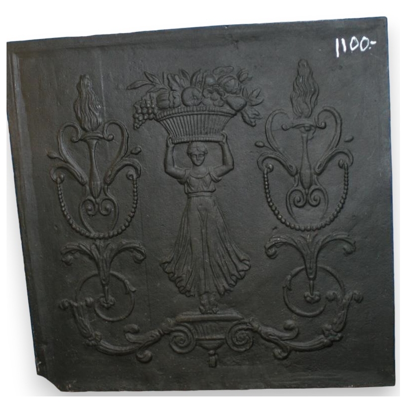 Plaque de cheminée "Porteuse de fruits"