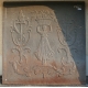 Plaque de cheminée "Porteuse de fruits"