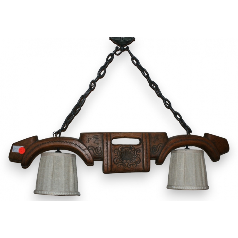 Joug daté 1726 transformé en lampe