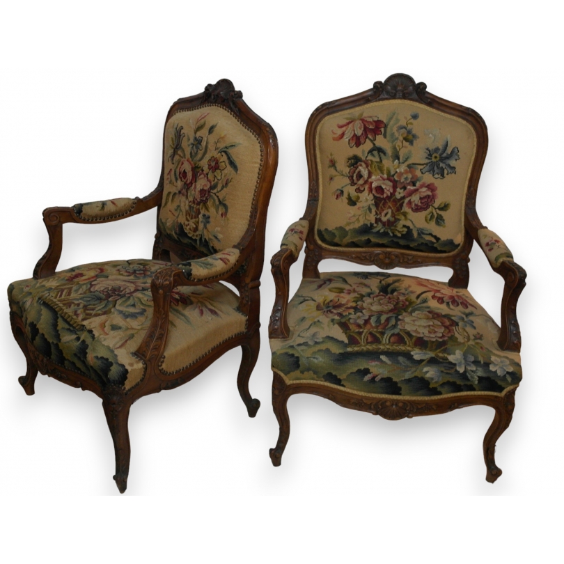Paire de fauteuils style Louis XV