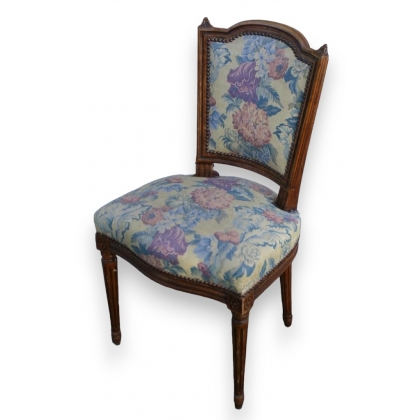 Chaise style Louis XVI dossier chapeau