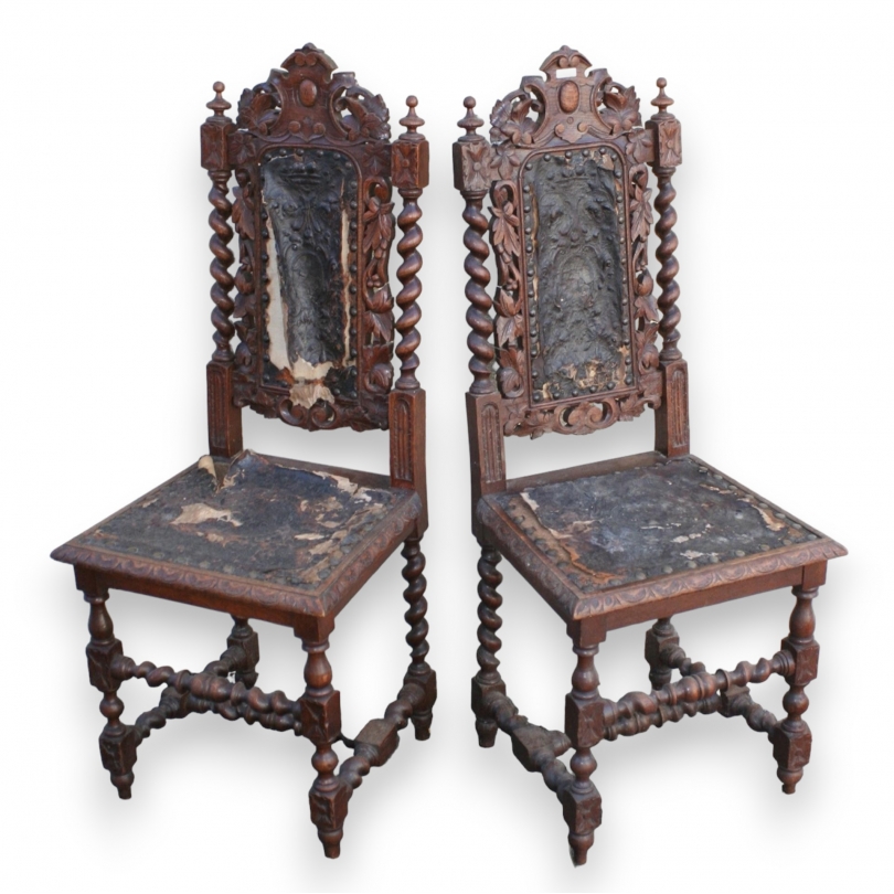 Pair of Henri II chairs with raised backs  Moinat SA  - Antiques and interior design
