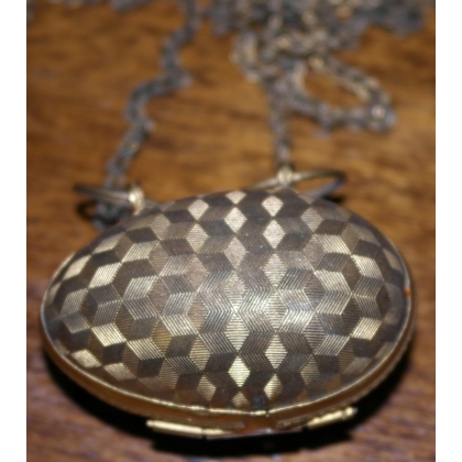 Brass egg pendant from Moinat SA – Antiques and home décor