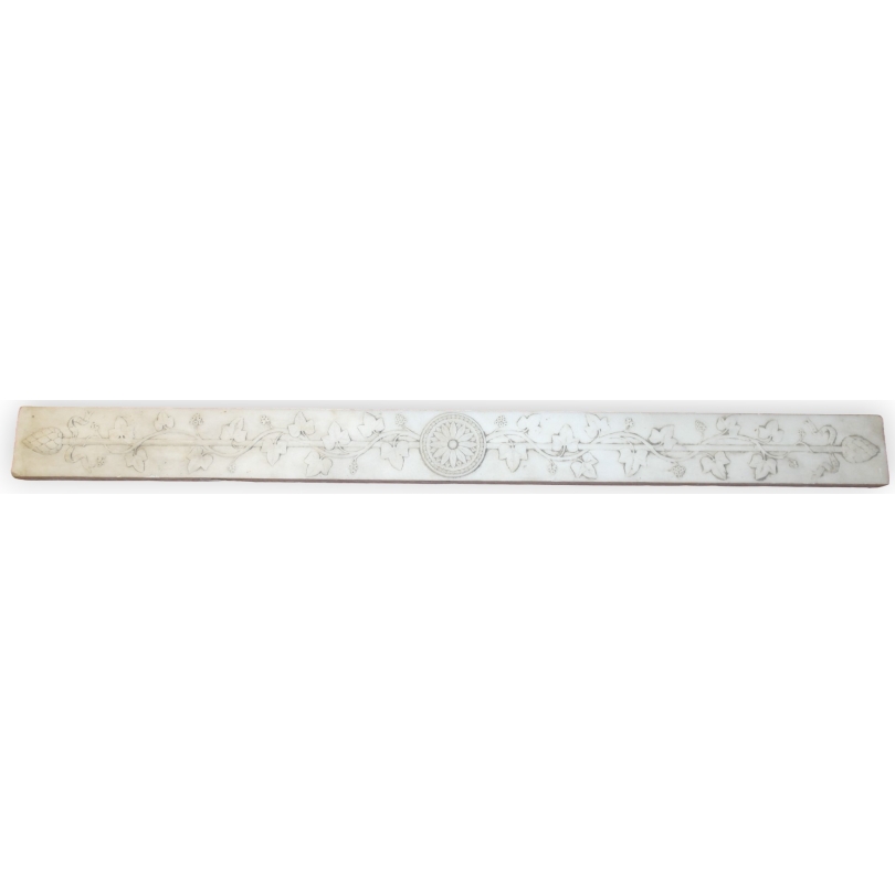  Décoration en marbre blanc sculpté sur  Moinat SA  - Antiquités décoration