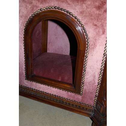 Mahogany cat bed covered by Moinat SA – Antiques and home décor