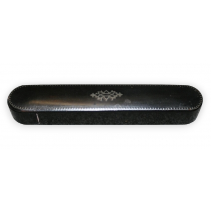 Plumier en bois laqué noir décoré