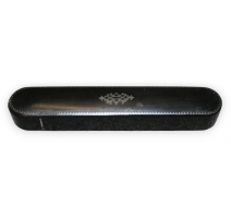 Plumier en bois laqué noir décoré