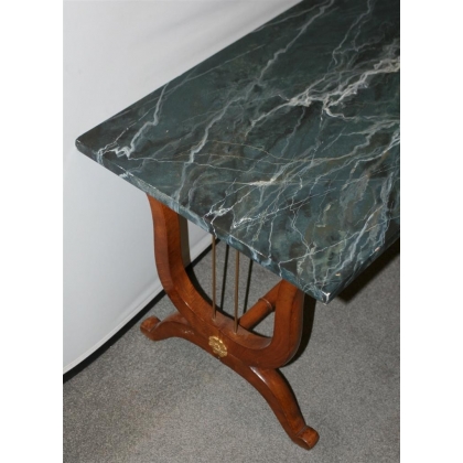  Table basse, pieds Lyre, dessus peint sur  Moinat SA  - Antiquités décoration