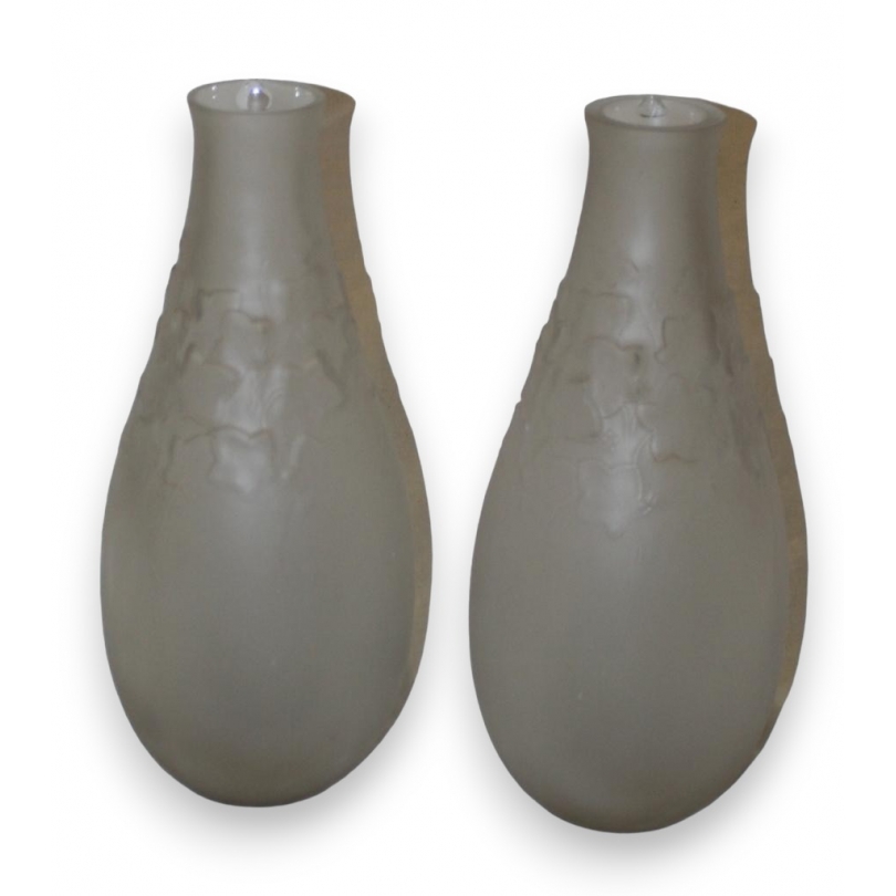  Paire de vases (ébréchés) sur  Moinat SA  - Antiquités décoration