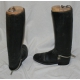 Paire de bottes en cuir noir par Tom HILL