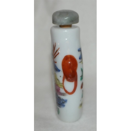 Porcelain ‘dragon’ snuff bottle at Moinat SA – Antiques and decorative items