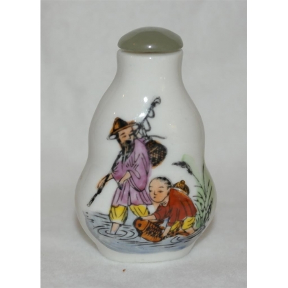 Porcelain snuff bottle at  Moinat SA  - Antiques and home décor