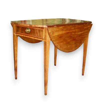 Oval drop-leaf table, inlaid.