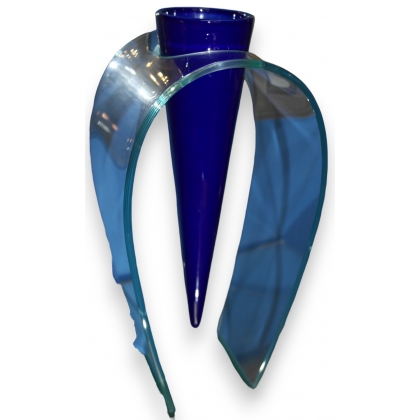  Vase en porcelaine bleue sur un support sur  Moinat SA  - Antiquités décoration