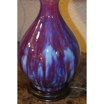  Lampe "Flambe" en porcelaine rouge et bleue sur  Moinat SA  - Antiquités décoration