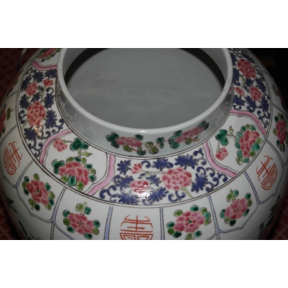 Pair of vases with lids by Moinat SA – Antiques and home décor