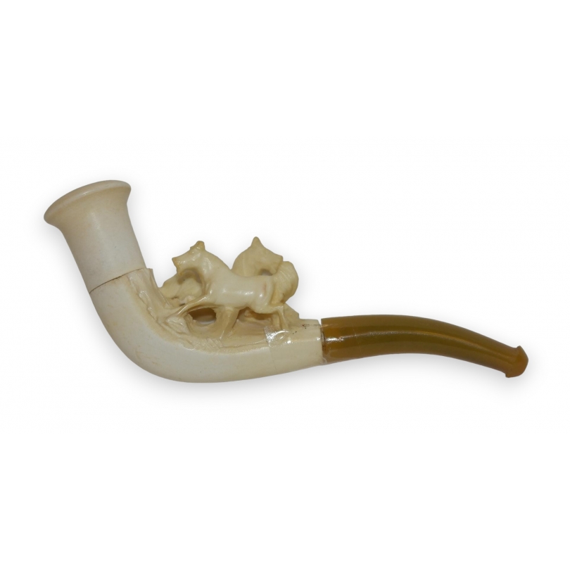 Carved ivory pipe ‘Horses’ at Moinat SA – Antiques and home décor