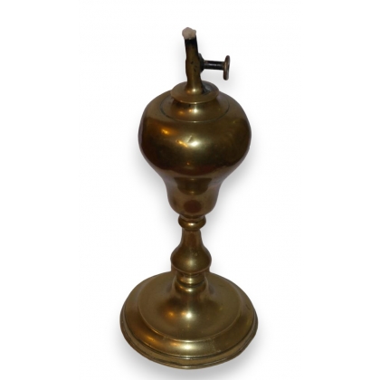  Lampe à essence en bronze BARDOM sur  Moinat SA  - Antiquités décoration