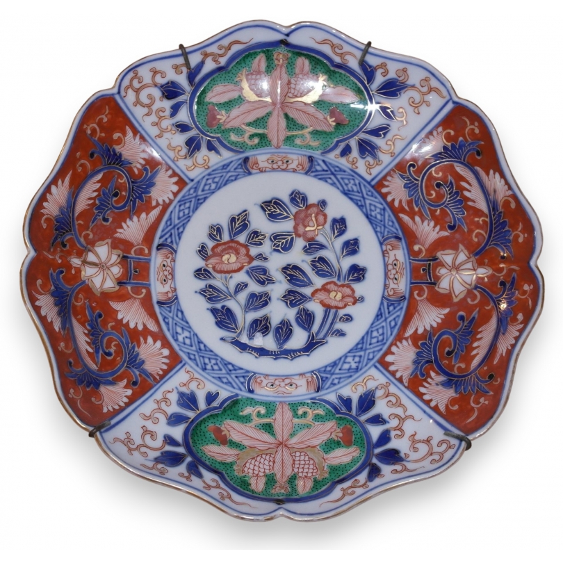 Assiette en porcelaine Imari Japon