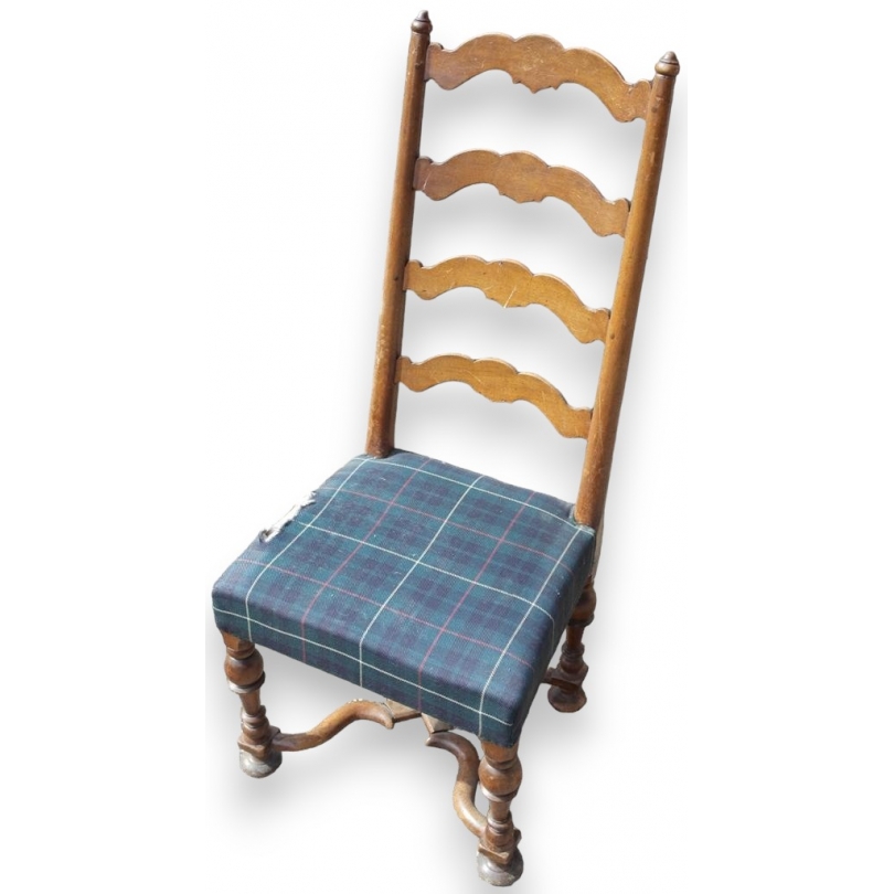 Louis XIII-style chair upholstered by Moinat SA – Antiques and interior design