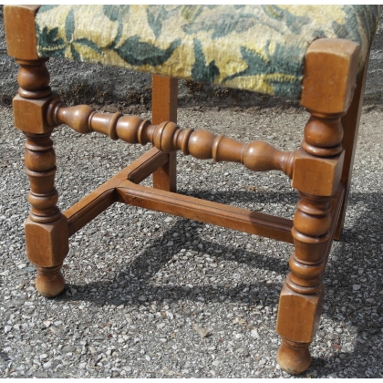 Louis XIII-style chair upholstered by Moinat SA – Antiques and interior design