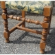 Chaise style Louis XIII couverte