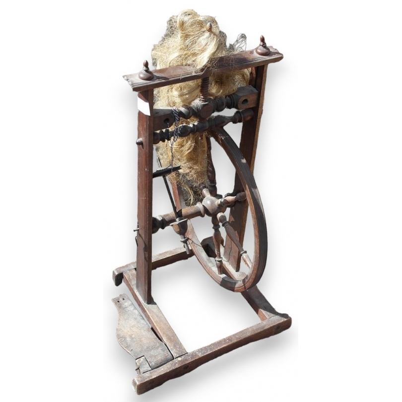Spinning wheel at Moinat SA – Antiques and home décor
