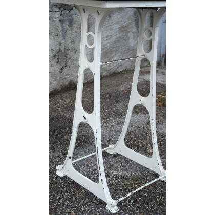  Table d'usine pied en fonte, laquée sur  Moinat SA  - Antiquités décoration