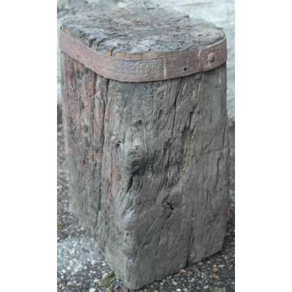 Socle de forgeron ou d'enclume en bois sur  Moinat SA  - Antiquités décoration