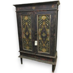  Armoire indonésienne en bois peint bleu sur  Moinat SA  - Antiquités décoration