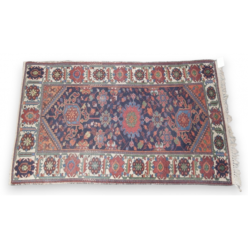  Tapis Persan sur  Moinat SA  - Antiquités décoration