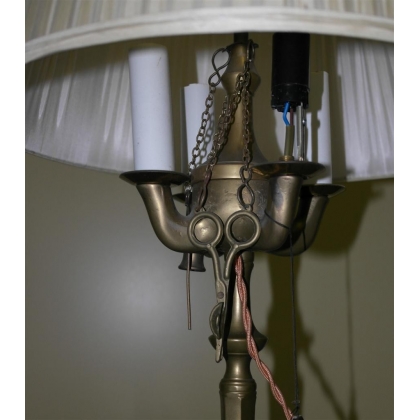 Florentine lamp at  Moinat SA  - Antiques and home décor