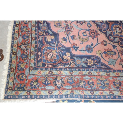 Mashad carpets at Moinat SA – Antiques and home décor