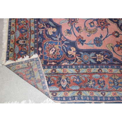 Mashad carpets at Moinat SA – Antiques and home décor